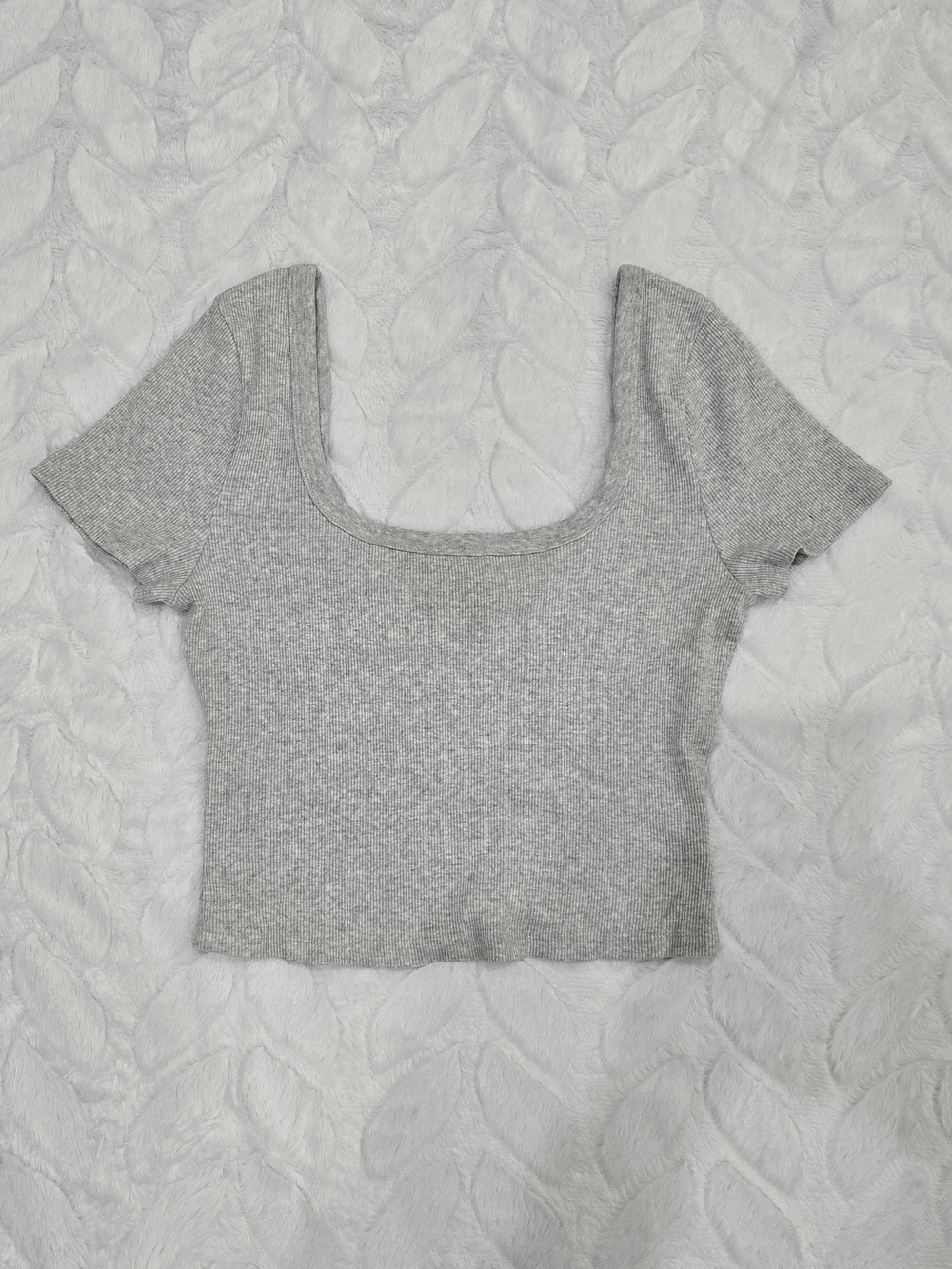 Universal Thread Women’s Scoop Neck Ribbed Crop Top - Gray Size M OFFERS WELCOME